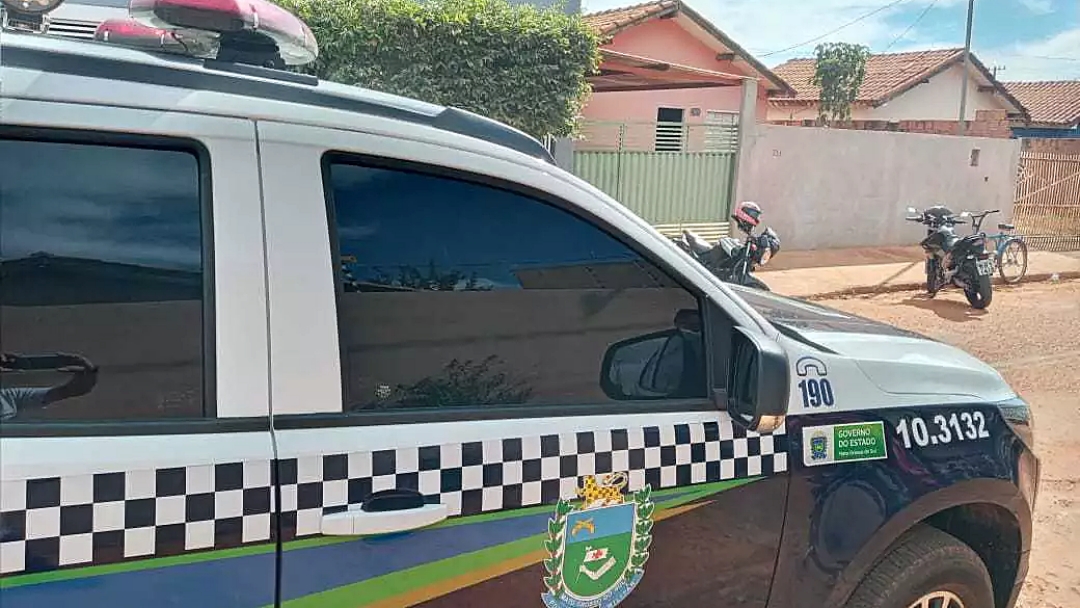 Homem mata companheira e enterra corpo no quintal de casa