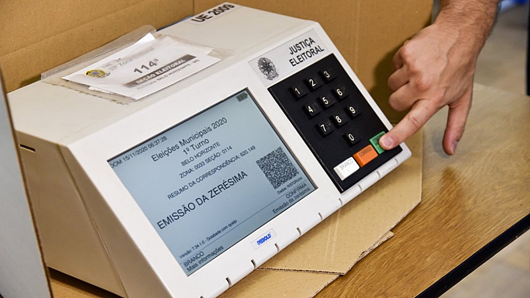 Urna &eacute; segura e n&atilde;o h&aacute; evid&ecirc;ncia de fraude, dizem peritos da PF