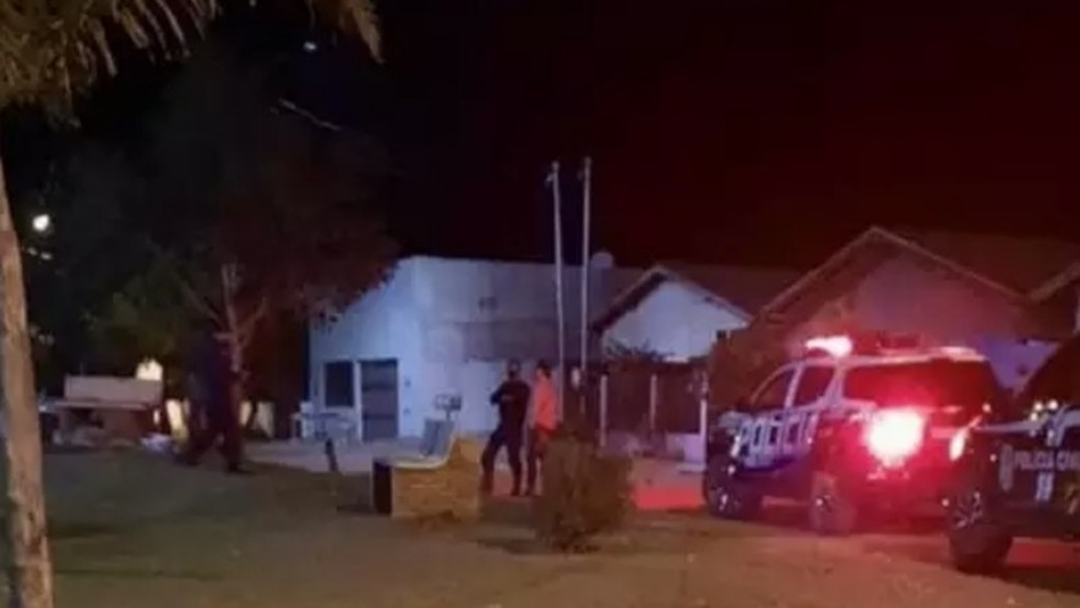 Jovem que tocava viol&atilde;o para namorada &eacute; executado 