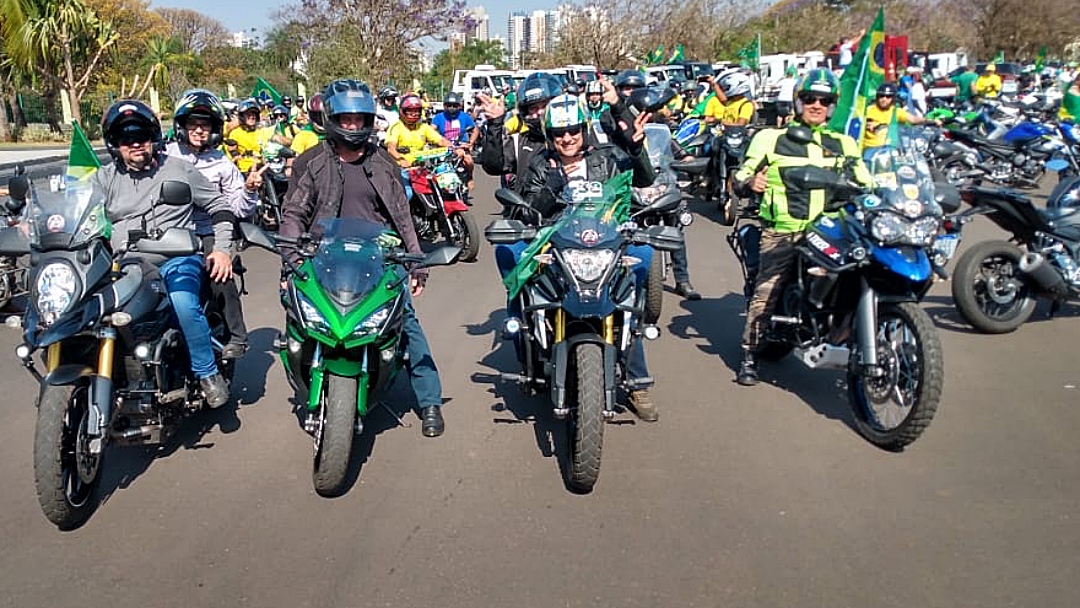 Bolsonaristas preparam para &agrave;s 16 horas carreata que vai terminar na Pra&ccedil;a Central