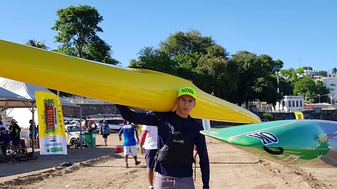 Aos 19 anos, cano&iacute;sta de MS disputa Mundial na Rom&ecirc;nia a partir de amanh&atilde;