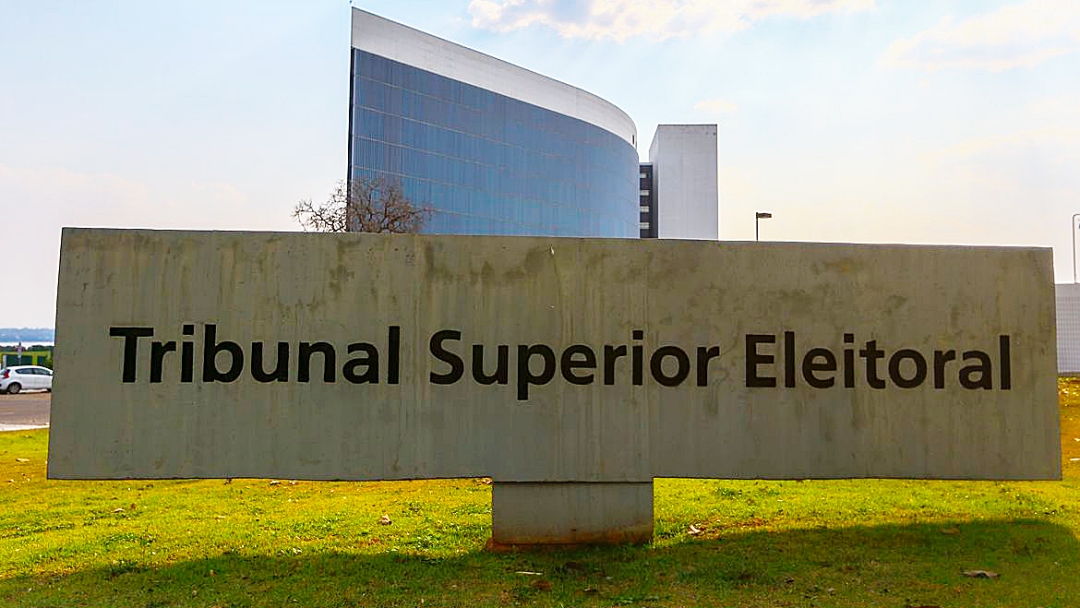 Um ano antes, TSE abre c&oacute;digo-fonte de urnas eletr&ocirc;nicas