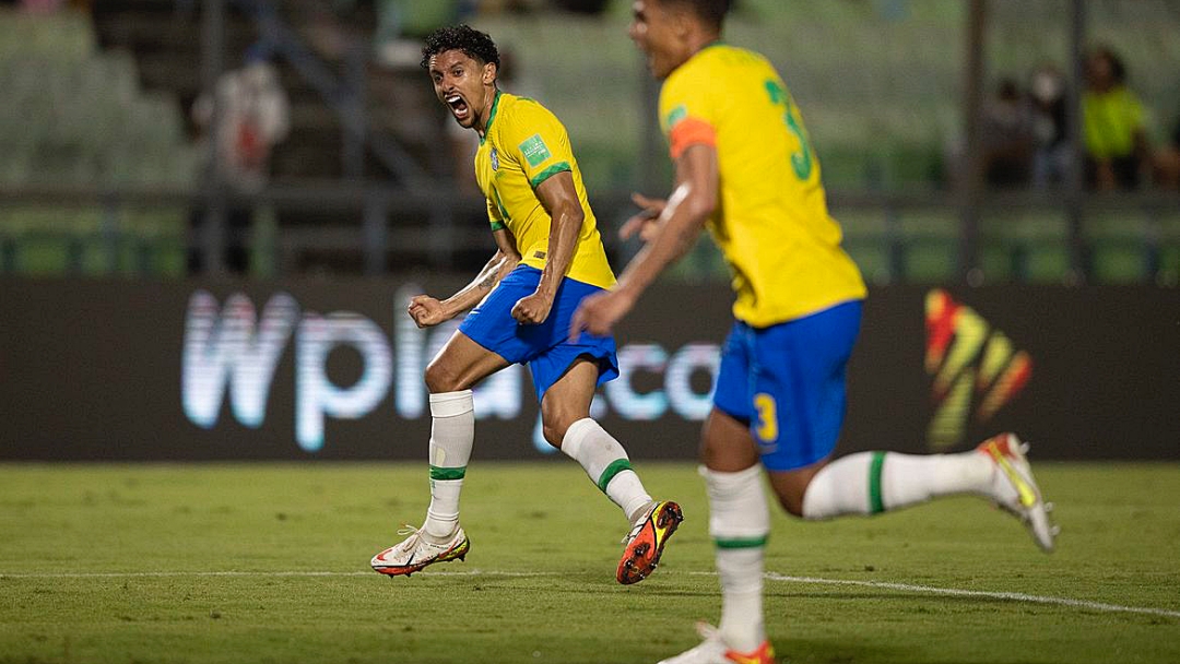 Brasil joga mal, mas vence Venezuela nas Eliminat&oacute;rias