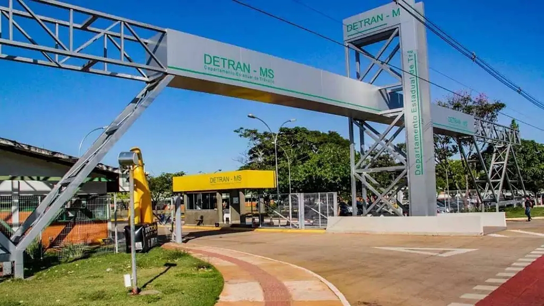 Detran realiza leil&atilde;o de sucata aproveit&aacute;vel para desmontagem