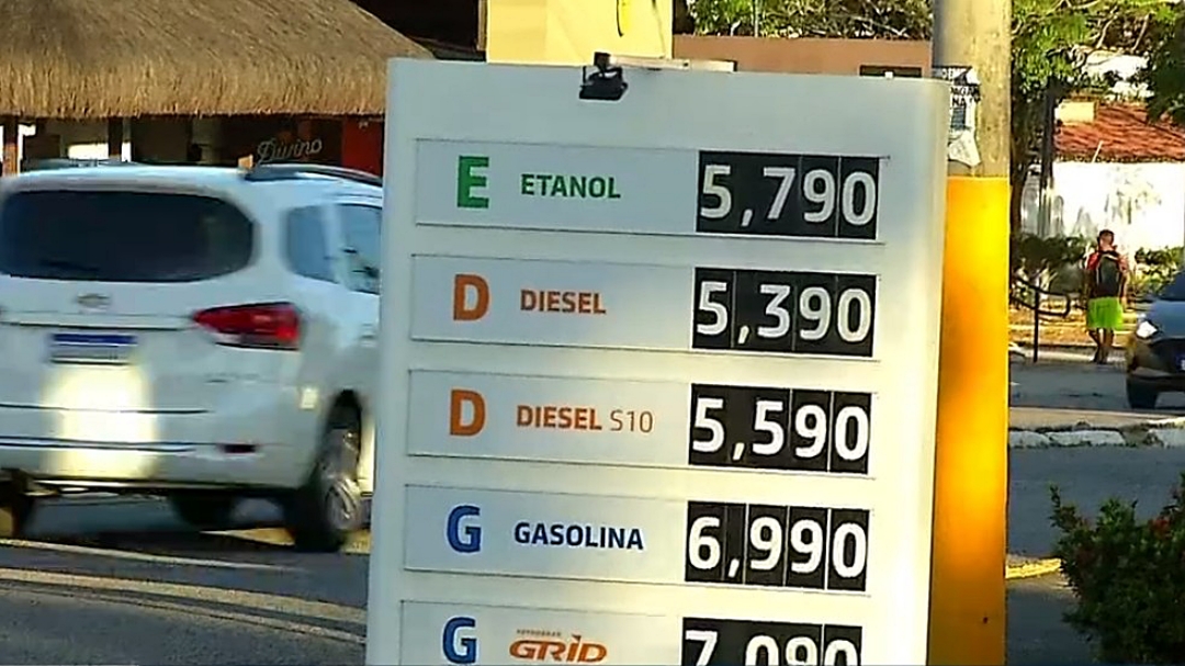 Pre&ccedil;o m&eacute;dio da gasolina volta a subir e chega a R$ 6,36, diz ANP