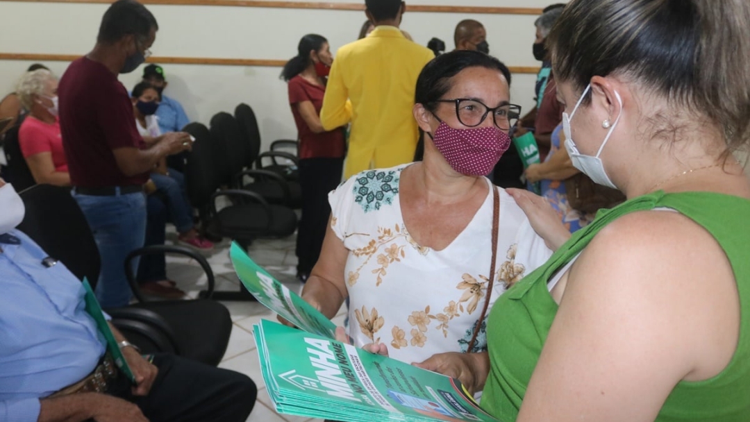 Ap&oacute;s 15 anos de espera, 52 moradores do Diva Nantes recebem a escritura da sua casa