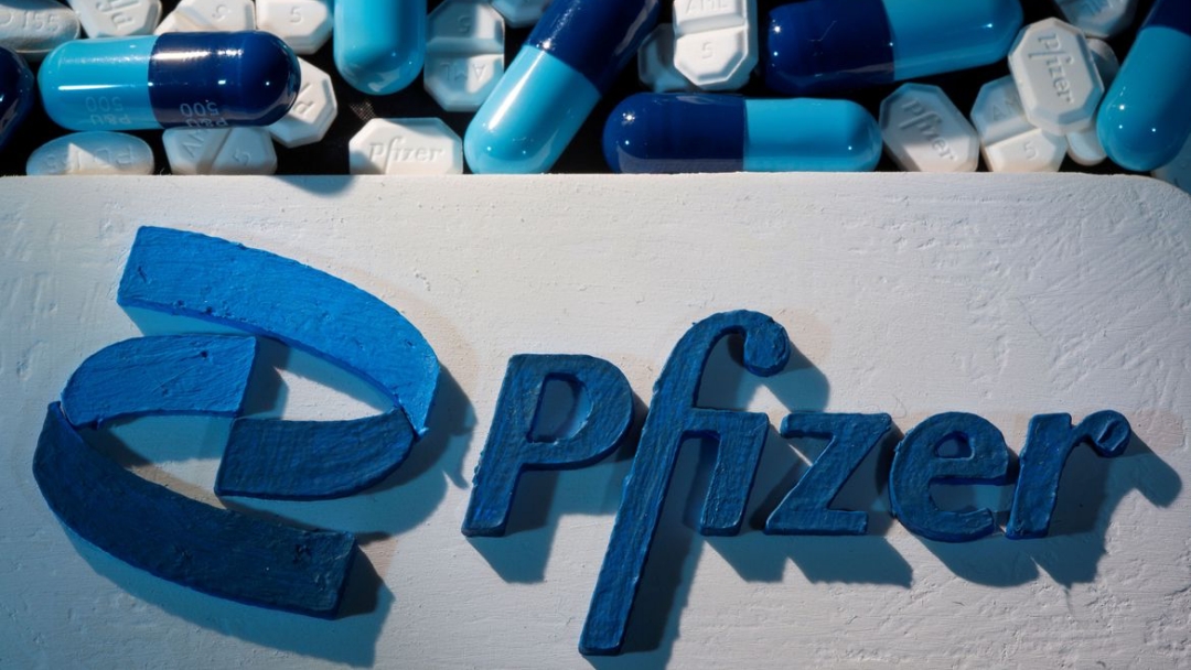 Pfizer autorizar&aacute; vers&otilde;es gen&eacute;ricas de comprimido contra covid-19