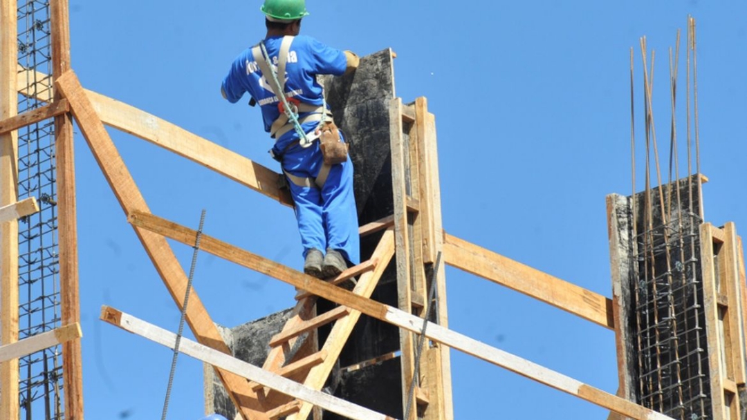 Ind&uacute;stria da constru&ccedil;&atilde;o tem o melhor desempenho do ano