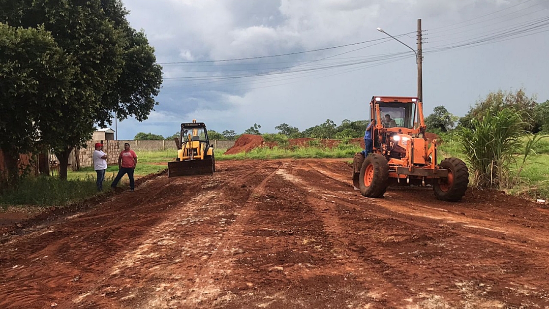 Prefeitura inicia terraplanagem para concluir pavimenta&ccedil;&atilde;o do P&eacute; de Cedro