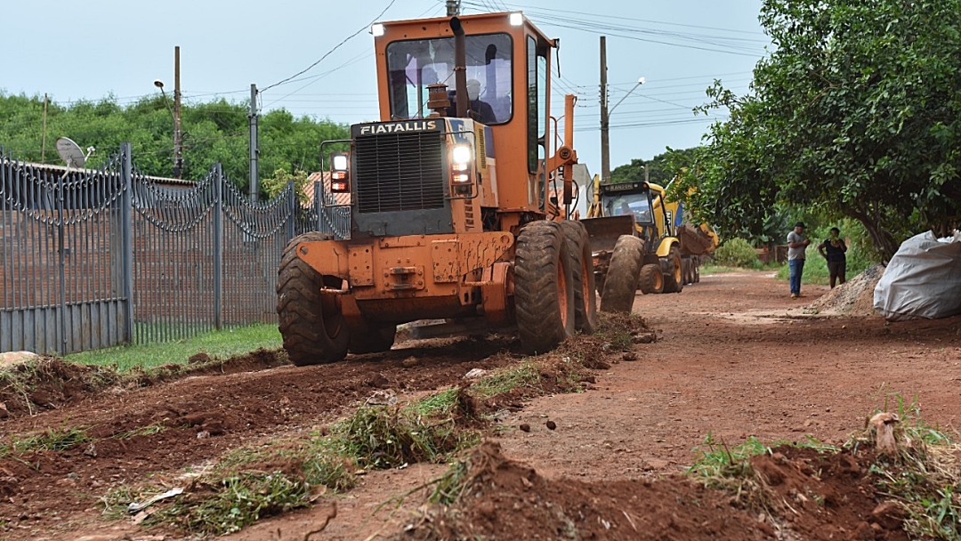 Prefeitura inicia terraplanagem para concluir pavimenta&ccedil;&atilde;o do P&eacute; de Cedro