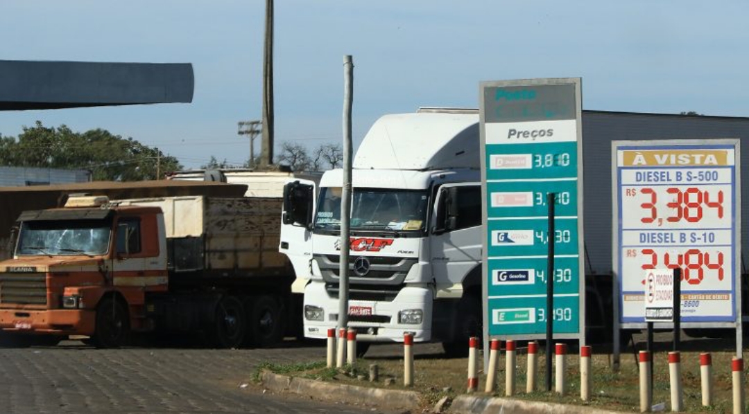 Governo do Estado deixa de arrecadar R$ 156,6 milh&otilde;es de ICMS para barrar aumento no pre&ccedil;o do diesel