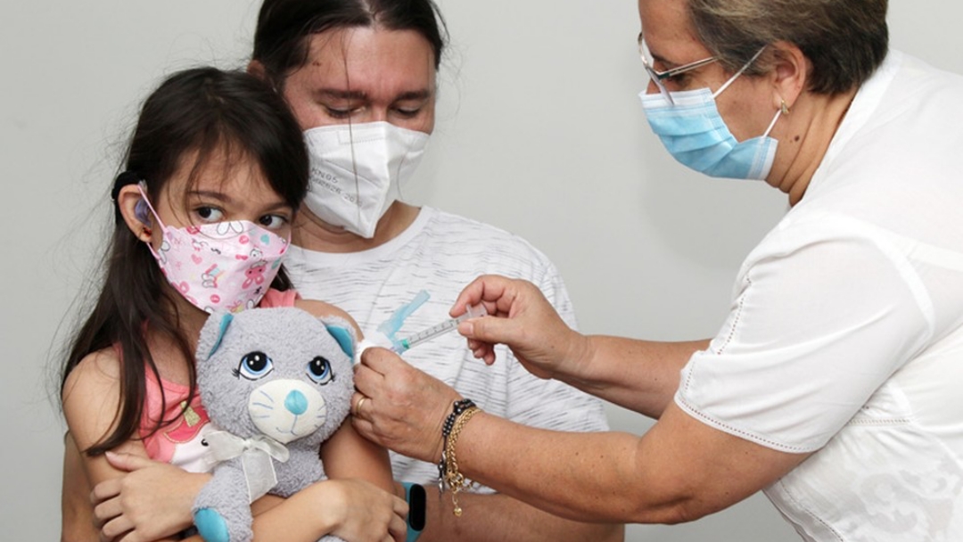 8 em cada 10 brasileiros apoiam vacinar crian&ccedil;as contra a Covid, mostra Datafolha