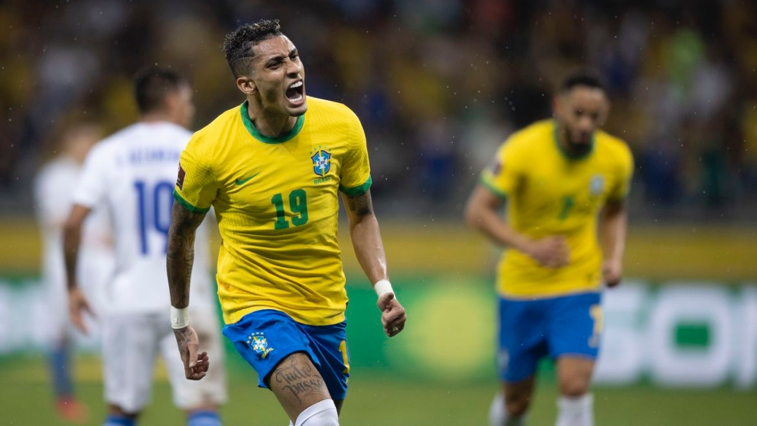 Em noite de experiências, Brasil goleia o Paraguai nas Eliminatórias