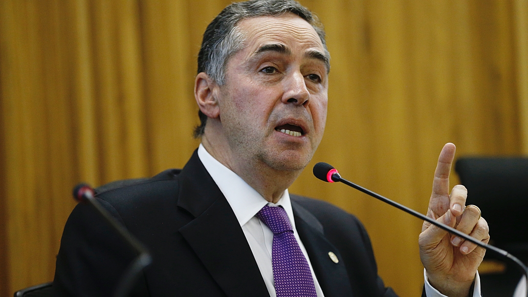 Barroso vota no STF a favor das federa&ccedil;&otilde;es partid&aacute;rias