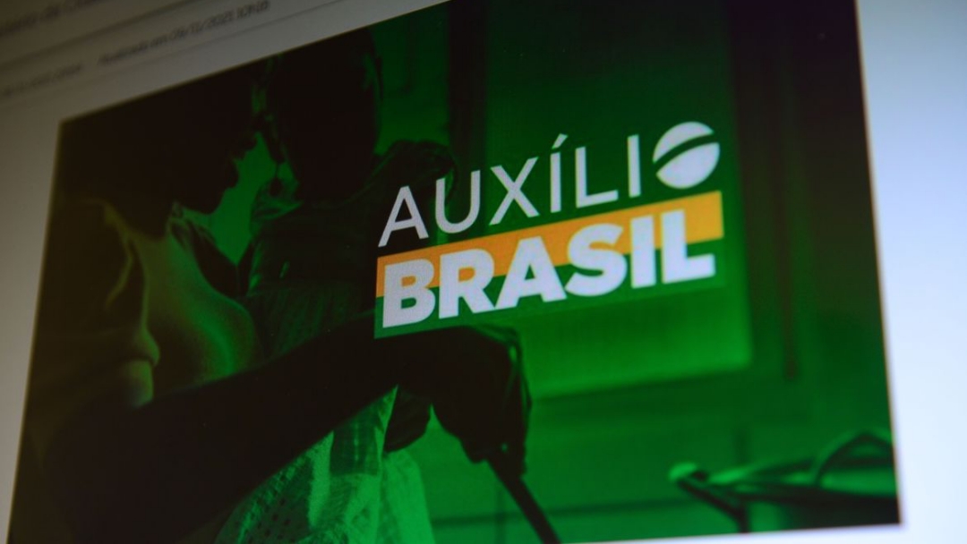 Caixa paga Aux&iacute;lio Brasil a benefici&aacute;rios com NIS final 2