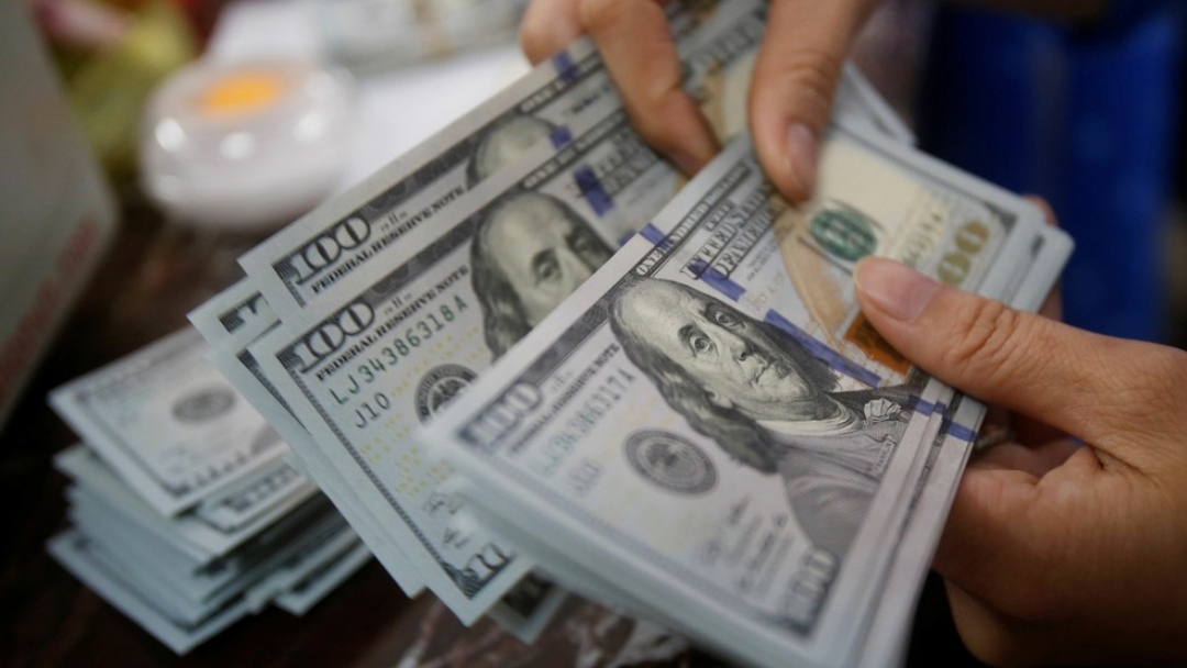 D&oacute;lar fecha a R$ 5,14 e encerra 6&ordf; semana seguida em queda