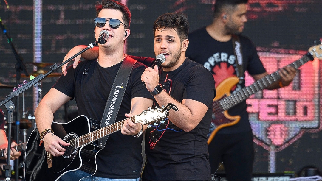 Hoje: Com bangal&ocirc;s em frente ao palco e sem camarote, show de Hugo &amp; Guilherme ter&aacute; novo formato