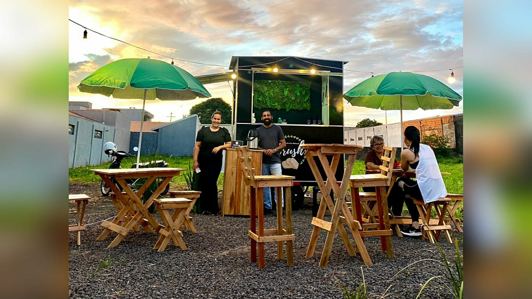 Crush: Venda de lanches naturais &eacute; sonho que virou realidade para casal de Sidrol&acirc;ndia