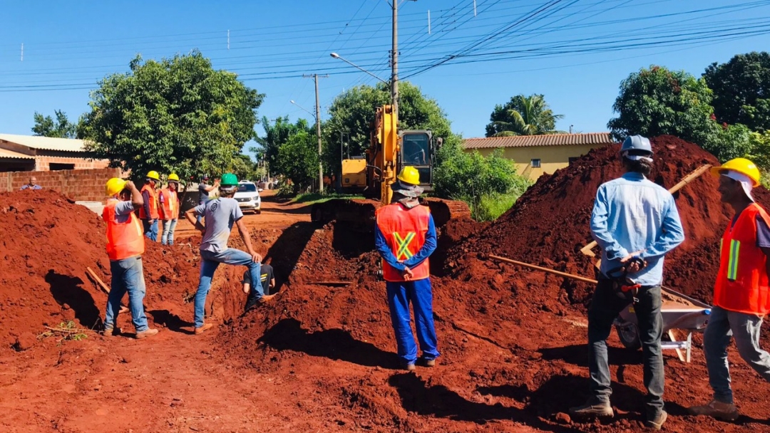 Come&ccedil;a drenagem em nova etapa de pavimenta&ccedil;&atilde;o no Jardim Para&iacute;so