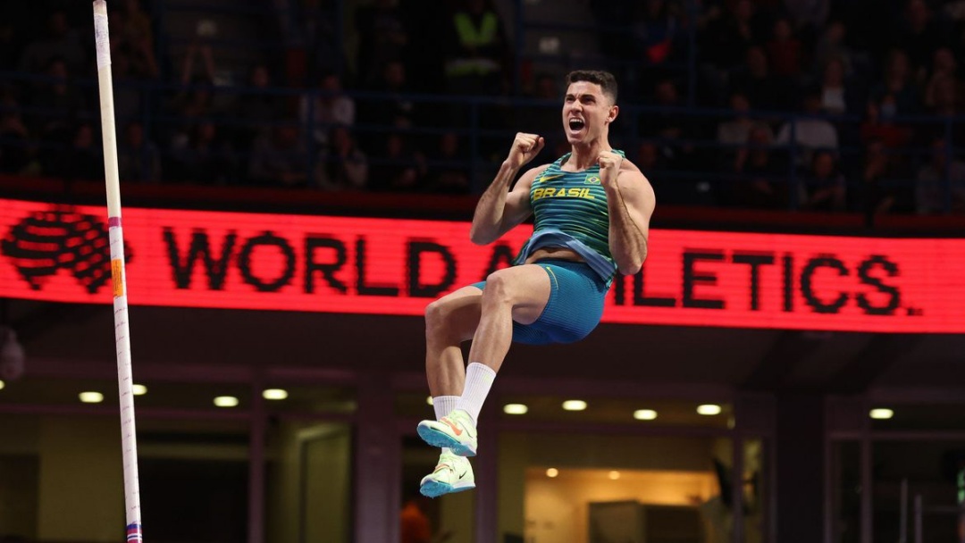 Thiago Braz conquista prata in&eacute;dita no Mundial indoor