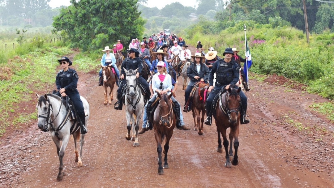 Com 58 participantes, Prefeitura realizou a 1&deg; Cavalgada Especialmente Mulher