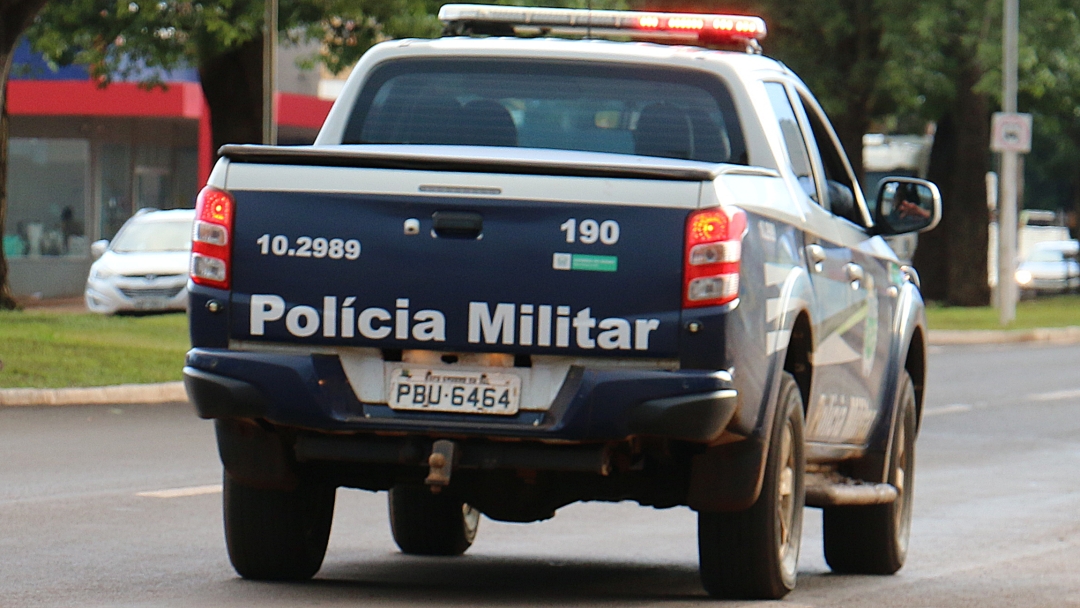 Pol&iacute;cia prende jovem que levava 10 Kg de maconha dentro de cesta b&aacute;sica 