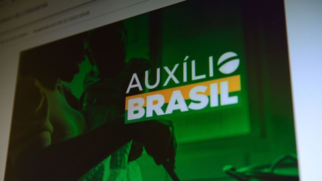 Caixa paga Aux&iacute;lio Brasil a benefici&aacute;rios com NIS final 8