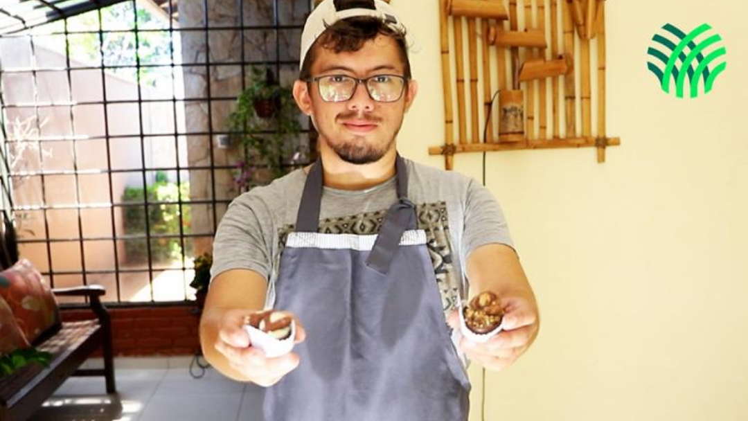 Jovem se capacita em cursos do Senar e faz sucesso com doces e bolos em Sidrol&acirc;ndia