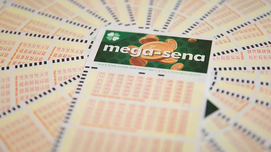 Mega-Sena pode pagar R$ 120 milh&otilde;es neste s&aacute;bado