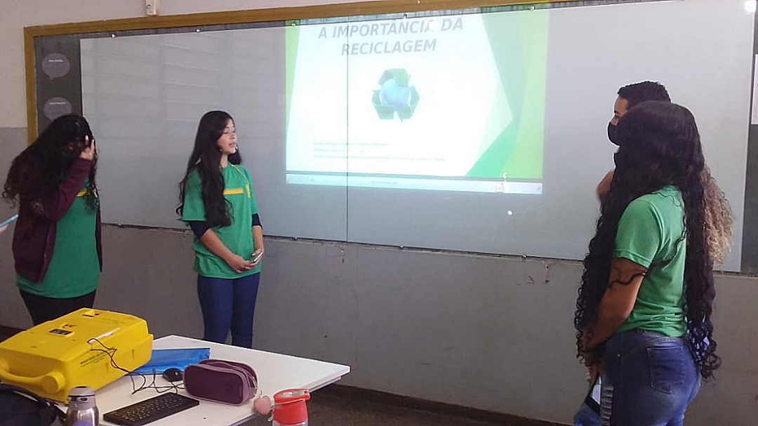 Em Sidrol&acirc;ndia, Escola Catarina de Abreu prepara alunos para o mercado com cursos do agroneg&oacute;cio