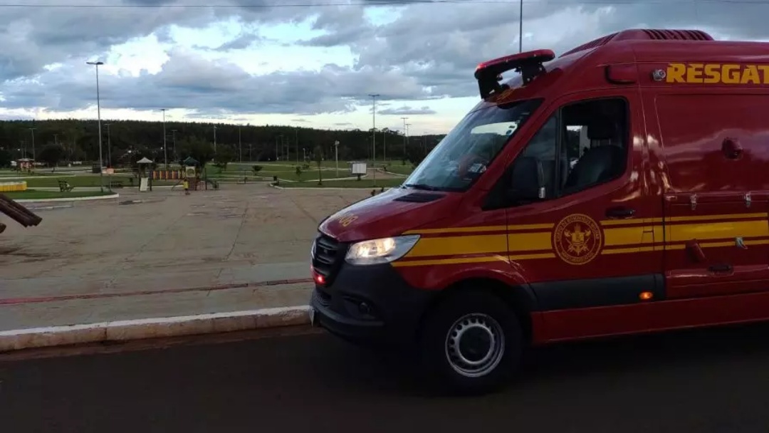 Homem &eacute; morto a facadas e suspeito seria o ex-marido de sua esposa