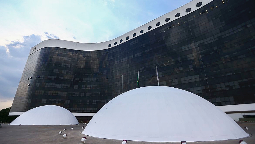 Partidos têm até hoje para atualizar lista de filiados