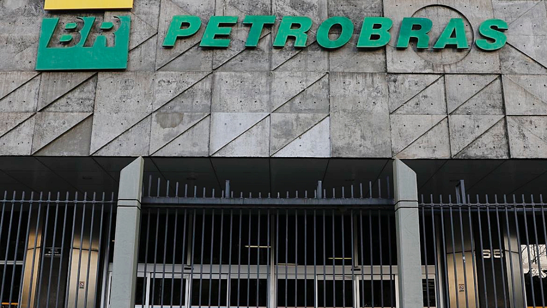 Petrobras Jovem Aprendiz tem 734 vagas em 14 estados e DF