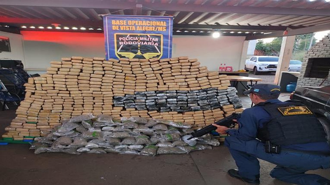 Rapaz &eacute; preso em Vista Alegre com quase 750 kg de maconha 