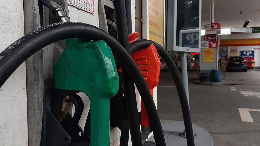 Pre&ccedil;o da gasolina chega a R$ 7,27 e &eacute; o mais alto registrado