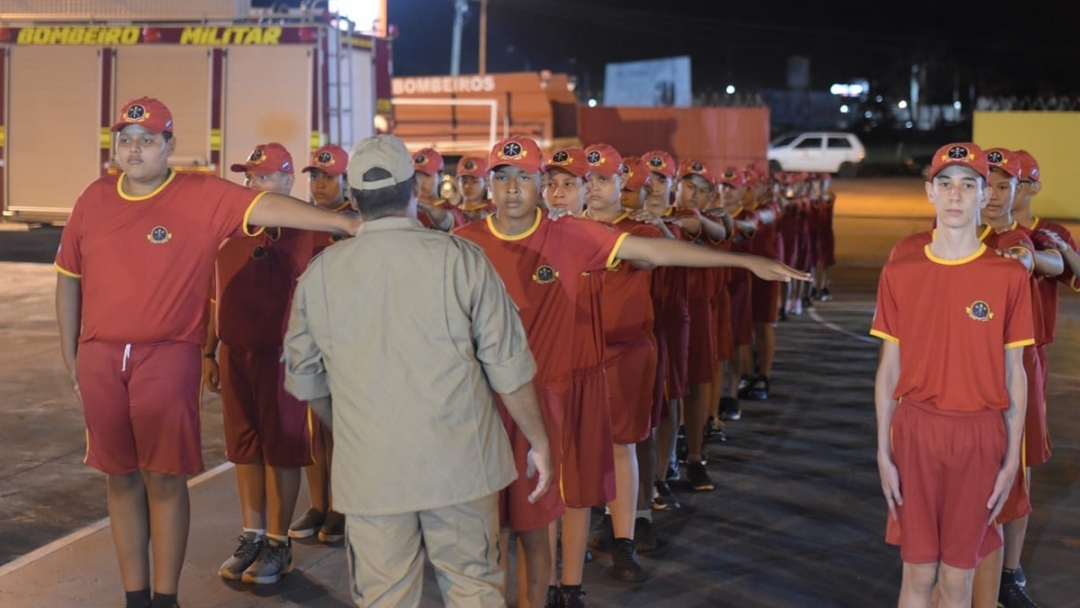 Corpo de Bombeiros realiza solenidade de Abertura do Ano Letivo do Projeto Bombeiros do Amanh&atilde;