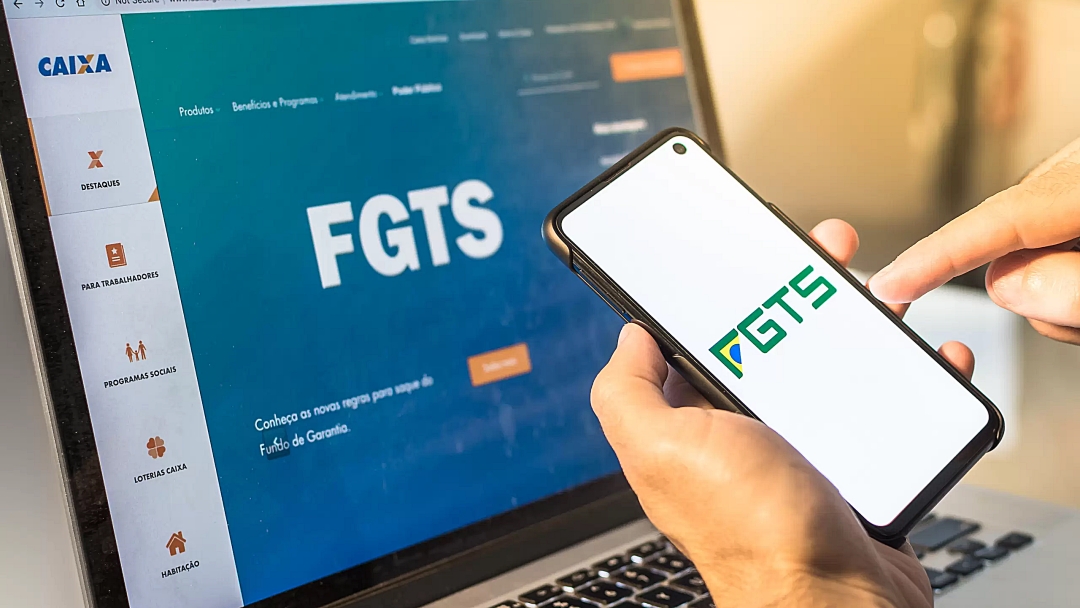 Bolsonaro assina medida que libera saque do FGTS para trabalhadoras pagarem creche