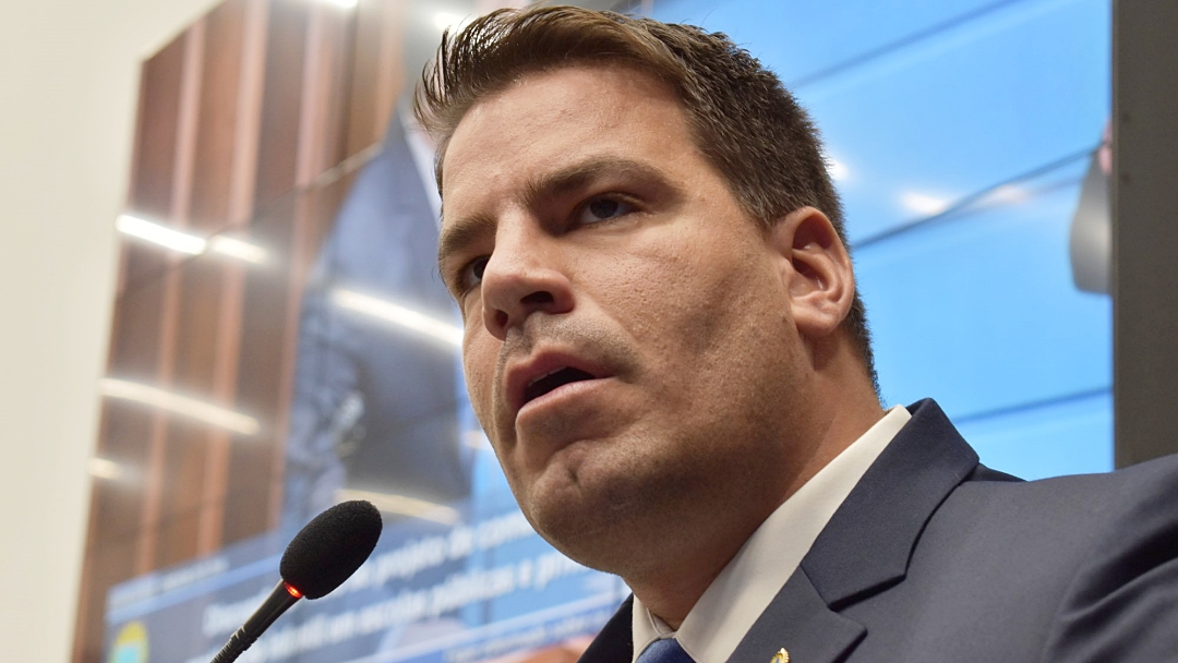 âApós pressão do Governo, deputados mudam voto e mantém veto ao projeto de combate à erotizaçao infantil nas escolas