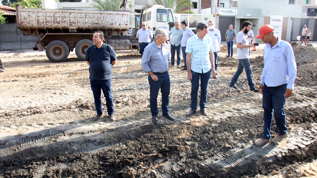 Reinaldo garante conclus&atilde;o de obras at&eacute; dezembro e dinheiro em caixa para 2023