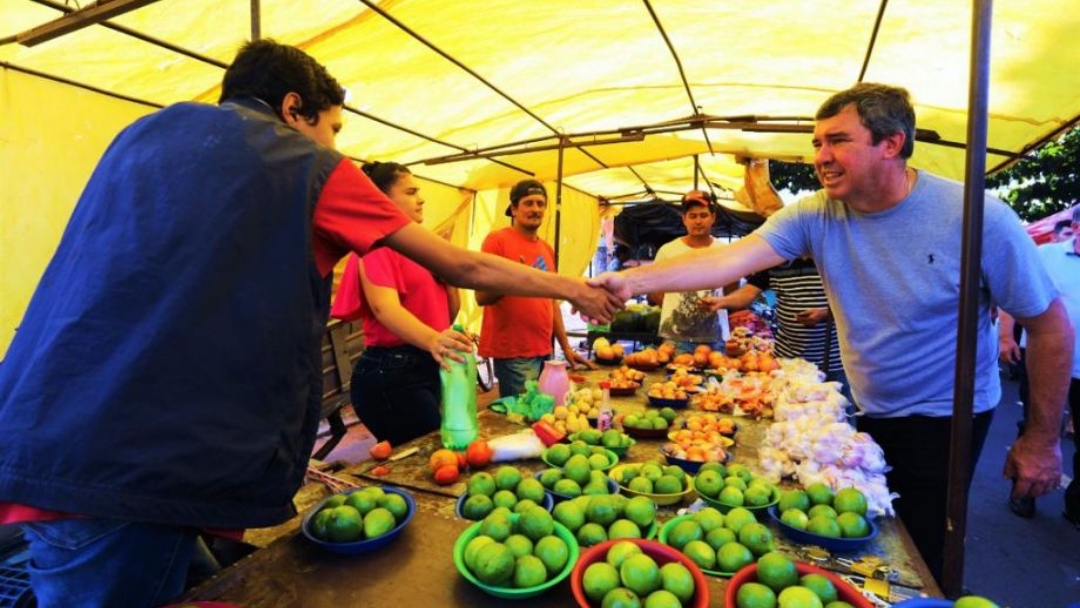 âNa maior feira da Capital Riedel ouve anseios e hist&oacute;rias da popula&ccedil;&atilde;o