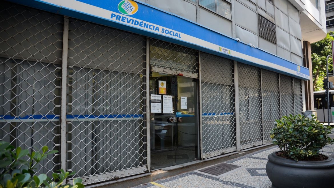 Servidores do INSS retornam hoje ao trabalho presencial