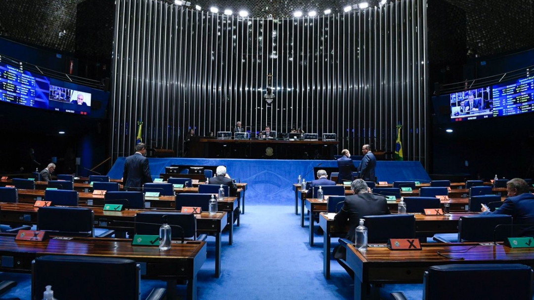 Senado aprova projeto que limita ICMS dos combust&iacute;veis