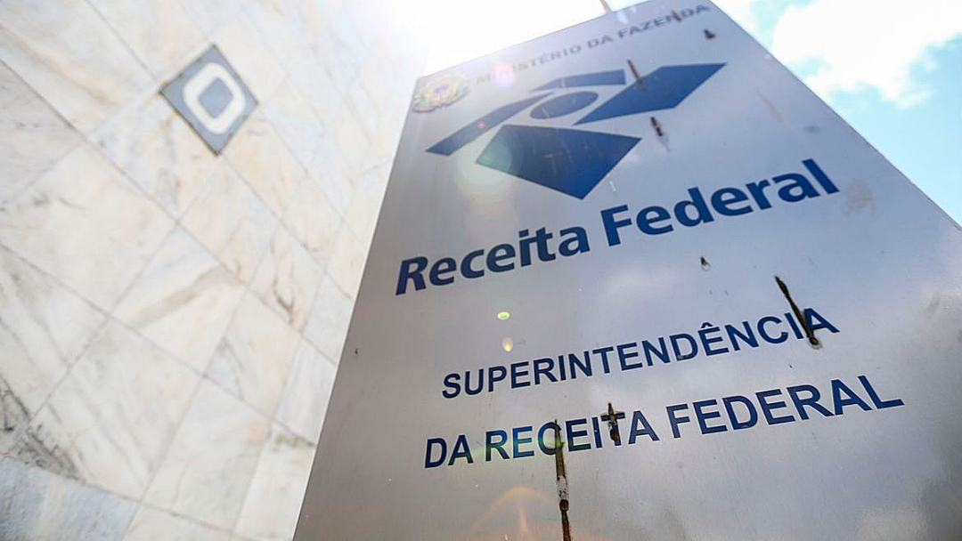 Receita Federal deixa de exigir autentica&ccedil;&atilde;o de documentos