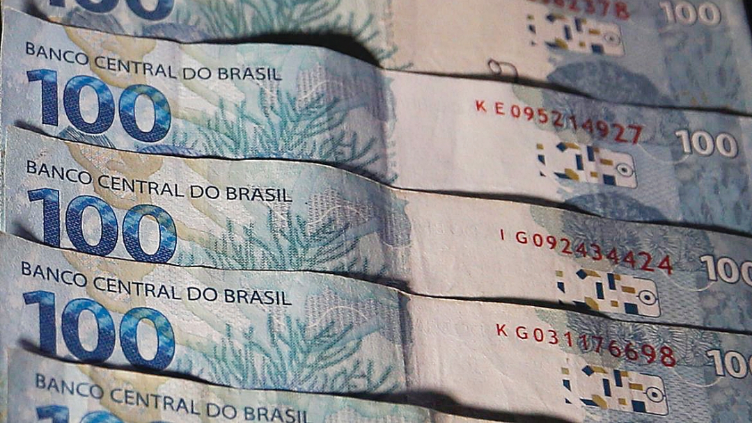 Benefici&aacute;rios recebem hoje 1&ordf; parcela de julho do Aux&iacute;lio