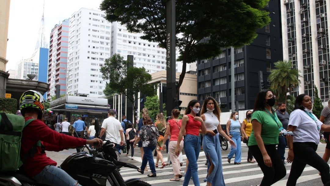 Taxa de desemprego cai para 9,3% no segundo trimestre