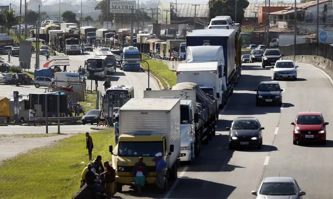 Benef&iacute;cio para caminhoneiros come&ccedil;a a ser pago dia 9