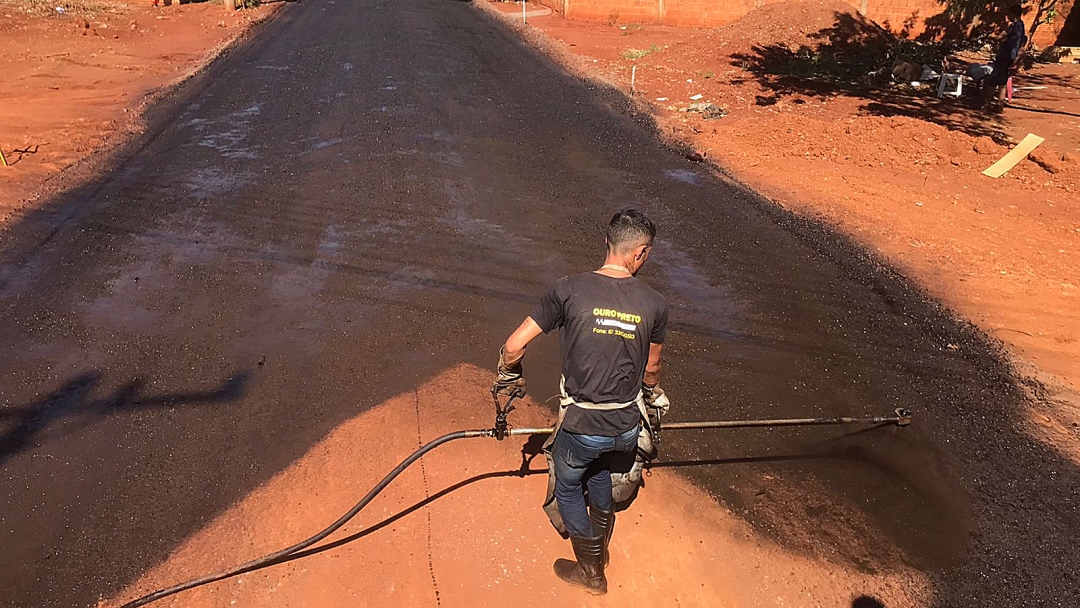 Iniciada a imprima&ccedil;&atilde;o do segundo lote de asfalto no Jardim Para&iacute;so 