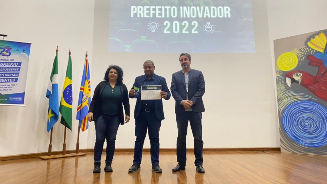 Certificado de &ldquo;Prefeito Inovador&rdquo; &eacute; entregue a Sidrol&acirc;ndia