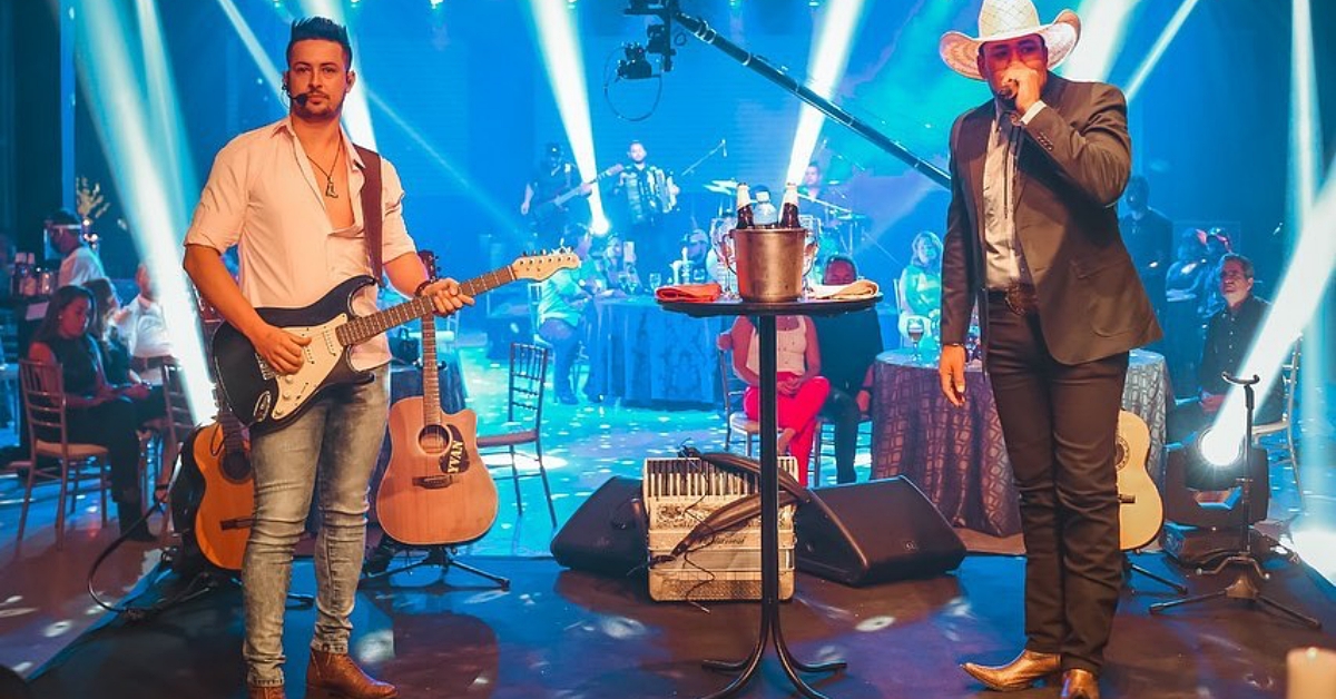 Show de Alex e Yvan anima comemora&ccedil;&atilde;o dos 9 anos da Feira do Brizola