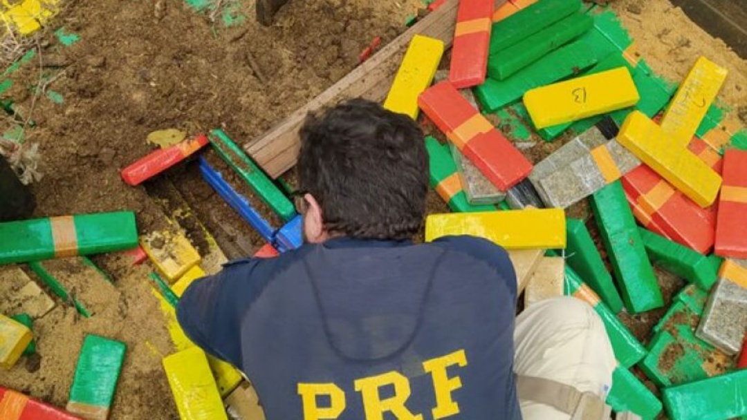 Droga apreendida que seria levada para Goi&aacute;s totalizou 2,4 toneladas 